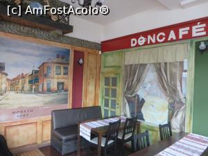 [P03] Separeul care reproduce atmosfera de târg de provincie - Horezu Pub.  » foto by tata123 🔱
 - 
<span class="allrVoted glyphicon glyphicon-heart hidden" id="av834768"></span>
<a class="m-l-10 hidden" id="sv834768" onclick="voting_Foto_DelVot(,834768,4083)" role="button">șterge vot <span class="glyphicon glyphicon-remove"></span></a>
<a id="v9834768" class=" c-red"  onclick="voting_Foto_SetVot(834768)" role="button"><span class="glyphicon glyphicon-heart-empty"></span> <b>LIKE</b> = Votează poza</a> <img class="hidden"  id="f834768W9" src="/imagini/loader.gif" border="0" /><span class="AjErrMes hidden" id="e834768ErM"></span>