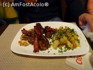 [P09] Mix grill - Restaurant Amarillo - Dr. Taberei, București.  » foto by tata123 🔱
 - 
<span class="allrVoted glyphicon glyphicon-heart hidden" id="av946582"></span>
<a class="m-l-10 hidden" id="sv946582" onclick="voting_Foto_DelVot(,946582,4083)" role="button">șterge vot <span class="glyphicon glyphicon-remove"></span></a>
<a id="v9946582" class=" c-red"  onclick="voting_Foto_SetVot(946582)" role="button"><span class="glyphicon glyphicon-heart-empty"></span> <b>LIKE</b> = Votează poza</a> <img class="hidden"  id="f946582W9" src="/imagini/loader.gif" border="0" /><span class="AjErrMes hidden" id="e946582ErM"></span>