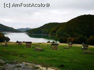 [P32] Lacul Paltinu - la popas » foto by crismis
 - 
<span class="allrVoted glyphicon glyphicon-heart hidden" id="av1213374"></span>
<a class="m-l-10 hidden" id="sv1213374" onclick="voting_Foto_DelVot(,1213374,4099)" role="button">șterge vot <span class="glyphicon glyphicon-remove"></span></a>
<a id="v91213374" class=" c-red"  onclick="voting_Foto_SetVot(1213374)" role="button"><span class="glyphicon glyphicon-heart-empty"></span> <b>LIKE</b> = Votează poza</a> <img class="hidden"  id="f1213374W9" src="/imagini/loader.gif" border="0" /><span class="AjErrMes hidden" id="e1213374ErM"></span>