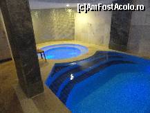 [P35] jacuzzi şi piscină interioară » foto by Suffisant
 - 
<span class="allrVoted glyphicon glyphicon-heart hidden" id="av343670"></span>
<a class="m-l-10 hidden" id="sv343670" onclick="voting_Foto_DelVot(,343670,4114)" role="button">șterge vot <span class="glyphicon glyphicon-remove"></span></a>
<a id="v9343670" class=" c-red"  onclick="voting_Foto_SetVot(343670)" role="button"><span class="glyphicon glyphicon-heart-empty"></span> <b>LIKE</b> = Votează poza</a> <img class="hidden"  id="f343670W9" src="/imagini/loader.gif" border="0" /><span class="AjErrMes hidden" id="e343670ErM"></span>