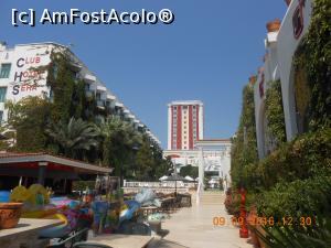 [P04] În resort: În fundal, corpul Elegance, în stânga, corp Building » foto by Rodel
 - 
<span class="allrVoted glyphicon glyphicon-heart hidden" id="av798547"></span>
<a class="m-l-10 hidden" id="sv798547" onclick="voting_Foto_DelVot(,798547,4159)" role="button">șterge vot <span class="glyphicon glyphicon-remove"></span></a>
<a id="v9798547" class=" c-red"  onclick="voting_Foto_SetVot(798547)" role="button"><span class="glyphicon glyphicon-heart-empty"></span> <b>LIKE</b> = Votează poza</a> <img class="hidden"  id="f798547W9" src="/imagini/loader.gif" border="0" /><span class="AjErrMes hidden" id="e798547ErM"></span>