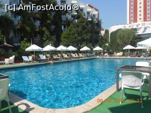 [P05] Corp Building cu fațada inundată de verdeață și piscina din fața lui.  » foto by Rodel
 - 
<span class="allrVoted glyphicon glyphicon-heart hidden" id="av798549"></span>
<a class="m-l-10 hidden" id="sv798549" onclick="voting_Foto_DelVot(,798549,4159)" role="button">șterge vot <span class="glyphicon glyphicon-remove"></span></a>
<a id="v9798549" class=" c-red"  onclick="voting_Foto_SetVot(798549)" role="button"><span class="glyphicon glyphicon-heart-empty"></span> <b>LIKE</b> = Votează poza</a> <img class="hidden"  id="f798549W9" src="/imagini/loader.gif" border="0" /><span class="AjErrMes hidden" id="e798549ErM"></span>