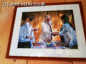 [P38] In restaurant, o fotografie cu proprietarul si localnicii » foto by DOINITA
 - 
<span class="allrVoted glyphicon glyphicon-heart hidden" id="av1028258"></span>
<a class="m-l-10 hidden" id="sv1028258" onclick="voting_Foto_DelVot(,1028258,4175)" role="button">șterge vot <span class="glyphicon glyphicon-remove"></span></a>
<a id="v91028258" class=" c-red"  onclick="voting_Foto_SetVot(1028258)" role="button"><span class="glyphicon glyphicon-heart-empty"></span> <b>LIKE</b> = Votează poza</a> <img class="hidden"  id="f1028258W9" src="/imagini/loader.gif" border="0" /><span class="AjErrMes hidden" id="e1028258ErM"></span>