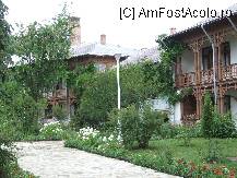 [P04] Manastirea Varatec - chiliile maicutelor » foto by danoradea
 - 
<span class="allrVoted glyphicon glyphicon-heart hidden" id="av34567"></span>
<a class="m-l-10 hidden" id="sv34567" onclick="voting_Foto_DelVot(,34567,4183)" role="button">șterge vot <span class="glyphicon glyphicon-remove"></span></a>
<a id="v934567" class=" c-red"  onclick="voting_Foto_SetVot(34567)" role="button"><span class="glyphicon glyphicon-heart-empty"></span> <b>LIKE</b> = Votează poza</a> <img class="hidden"  id="f34567W9" src="/imagini/loader.gif" border="0" /><span class="AjErrMes hidden" id="e34567ErM"></span>