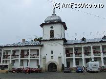 [P09] Manastirea Varatec - de la intrare esti intampinat de flori » foto by danoradea
 - 
<span class="allrVoted glyphicon glyphicon-heart hidden" id="av34584"></span>
<a class="m-l-10 hidden" id="sv34584" onclick="voting_Foto_DelVot(,34584,4183)" role="button">șterge vot <span class="glyphicon glyphicon-remove"></span></a>
<a id="v934584" class=" c-red"  onclick="voting_Foto_SetVot(34584)" role="button"><span class="glyphicon glyphicon-heart-empty"></span> <b>LIKE</b> = Votează poza</a> <img class="hidden"  id="f34584W9" src="/imagini/loader.gif" border="0" /><span class="AjErrMes hidden" id="e34584ErM"></span>