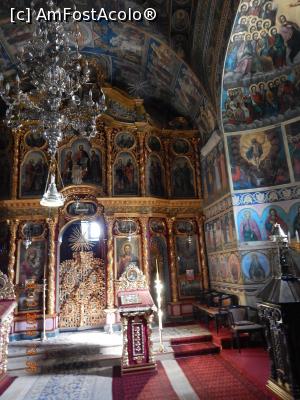 [P07] Interiorul bisericii de la Manastirea Varatec.  » foto by Diaura*
 - 
<span class="allrVoted glyphicon glyphicon-heart hidden" id="av1066589"></span>
<a class="m-l-10 hidden" id="sv1066589" onclick="voting_Foto_DelVot(,1066589,4183)" role="button">șterge vot <span class="glyphicon glyphicon-remove"></span></a>
<a id="v91066589" class=" c-red"  onclick="voting_Foto_SetVot(1066589)" role="button"><span class="glyphicon glyphicon-heart-empty"></span> <b>LIKE</b> = Votează poza</a> <img class="hidden"  id="f1066589W9" src="/imagini/loader.gif" border="0" /><span class="AjErrMes hidden" id="e1066589ErM"></span>