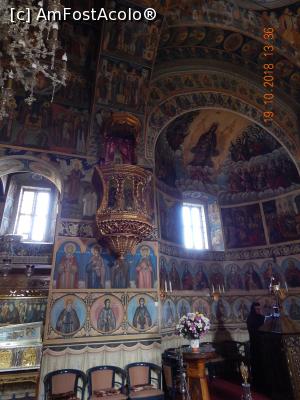 [P08] In interiorul bisericii de la Manastirea Varatec.  » foto by Diaura*
 - 
<span class="allrVoted glyphicon glyphicon-heart hidden" id="av1066590"></span>
<a class="m-l-10 hidden" id="sv1066590" onclick="voting_Foto_DelVot(,1066590,4183)" role="button">șterge vot <span class="glyphicon glyphicon-remove"></span></a>
<a id="v91066590" class=" c-red"  onclick="voting_Foto_SetVot(1066590)" role="button"><span class="glyphicon glyphicon-heart-empty"></span> <b>LIKE</b> = Votează poza</a> <img class="hidden"  id="f1066590W9" src="/imagini/loader.gif" border="0" /><span class="AjErrMes hidden" id="e1066590ErM"></span>