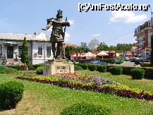 [P04] Statuia lui Basarab I - 'vegheaza' la linistea orasului » foto by mario 110
 - 
<span class="allrVoted glyphicon glyphicon-heart hidden" id="av49026"></span>
<a class="m-l-10 hidden" id="sv49026" onclick="voting_Foto_DelVot(,49026,4208)" role="button">șterge vot <span class="glyphicon glyphicon-remove"></span></a>
<a id="v949026" class=" c-red"  onclick="voting_Foto_SetVot(49026)" role="button"><span class="glyphicon glyphicon-heart-empty"></span> <b>LIKE</b> = Votează poza</a> <img class="hidden"  id="f49026W9" src="/imagini/loader.gif" border="0" /><span class="AjErrMes hidden" id="e49026ErM"></span>