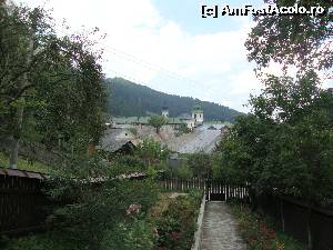 [P22] Privim către Mănăstirea Agapia din curtea Casei Memoriale Alexandru Vlahuță.  » foto by Floryn81
 - 
<span class="allrVoted glyphicon glyphicon-heart hidden" id="av563322"></span>
<a class="m-l-10 hidden" id="sv563322" onclick="voting_Foto_DelVot(,563322,4213)" role="button">șterge vot <span class="glyphicon glyphicon-remove"></span></a>
<a id="v9563322" class=" c-red"  onclick="voting_Foto_SetVot(563322)" role="button"><span class="glyphicon glyphicon-heart-empty"></span> <b>LIKE</b> = Votează poza</a> <img class="hidden"  id="f563322W9" src="/imagini/loader.gif" border="0" /><span class="AjErrMes hidden" id="e563322ErM"></span>