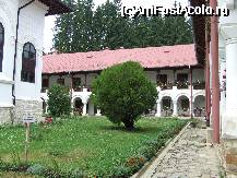 [P04] Manastirea Agapia - chiliile manastirii » foto by danoradea
 - 
<span class="allrVoted glyphicon glyphicon-heart hidden" id="av34982"></span>
<a class="m-l-10 hidden" id="sv34982" onclick="voting_Foto_DelVot(,34982,4213)" role="button">șterge vot <span class="glyphicon glyphicon-remove"></span></a>
<a id="v934982" class=" c-red"  onclick="voting_Foto_SetVot(34982)" role="button"><span class="glyphicon glyphicon-heart-empty"></span> <b>LIKE</b> = Votează poza</a> <img class="hidden"  id="f34982W9" src="/imagini/loader.gif" border="0" /><span class="AjErrMes hidden" id="e34982ErM"></span>
