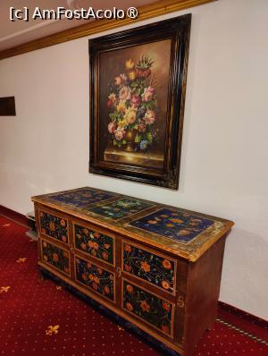 [P14] Hotel Mercure Binderbubi; decor pe coridor » foto by crismis
 - 
<span class="allrVoted glyphicon glyphicon-heart hidden" id="av1478978"></span>
<a class="m-l-10 hidden" id="sv1478978" onclick="voting_Foto_DelVot(,1478978,4223)" role="button">șterge vot <span class="glyphicon glyphicon-remove"></span></a>
<a id="v91478978" class=" c-red"  onclick="voting_Foto_SetVot(1478978)" role="button"><span class="glyphicon glyphicon-heart-empty"></span> <b>LIKE</b> = Votează poza</a> <img class="hidden"  id="f1478978W9" src="/imagini/loader.gif" border="0" /><span class="AjErrMes hidden" id="e1478978ErM"></span>