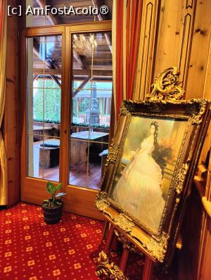 [P09] Hotel Mercure Binderbubi; decor în lobby » foto by crismis
 - 
<span class="allrVoted glyphicon glyphicon-heart hidden" id="av1478973"></span>
<a class="m-l-10 hidden" id="sv1478973" onclick="voting_Foto_DelVot(,1478973,4223)" role="button">șterge vot <span class="glyphicon glyphicon-remove"></span></a>
<a id="v91478973" class=" c-red"  onclick="voting_Foto_SetVot(1478973)" role="button"><span class="glyphicon glyphicon-heart-empty"></span> <b>LIKE</b> = Votează poza</a> <img class="hidden"  id="f1478973W9" src="/imagini/loader.gif" border="0" /><span class="AjErrMes hidden" id="e1478973ErM"></span>