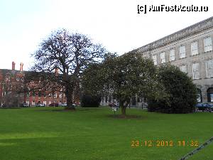 [P14] Dublin - Trinity College, spatiile verzi sunt impecabil de curate si ingrijite.  » foto by Diaura*
 - 
<span class="allrVoted glyphicon glyphicon-heart hidden" id="av395455"></span>
<a class="m-l-10 hidden" id="sv395455" onclick="voting_Foto_DelVot(,395455,4261)" role="button">șterge vot <span class="glyphicon glyphicon-remove"></span></a>
<a id="v9395455" class=" c-red"  onclick="voting_Foto_SetVot(395455)" role="button"><span class="glyphicon glyphicon-heart-empty"></span> <b>LIKE</b> = Votează poza</a> <img class="hidden"  id="f395455W9" src="/imagini/loader.gif" border="0" /><span class="AjErrMes hidden" id="e395455ErM"></span>