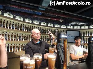 [P02] Doritorii pot urma un curs de turnare a unei pinte de bere in
paharele speciale. Cei mai buni obtin o diploma semnata de oficilitati care atesta 'calificarea'.  » foto by EmilianM
 - 
<span class="allrVoted glyphicon glyphicon-heart hidden" id="av479039"></span>
<a class="m-l-10 hidden" id="sv479039" onclick="voting_Foto_DelVot(,479039,4261)" role="button">șterge vot <span class="glyphicon glyphicon-remove"></span></a>
<a id="v9479039" class=" c-red"  onclick="voting_Foto_SetVot(479039)" role="button"><span class="glyphicon glyphicon-heart-empty"></span> <b>LIKE</b> = Votează poza</a> <img class="hidden"  id="f479039W9" src="/imagini/loader.gif" border="0" /><span class="AjErrMes hidden" id="e479039ErM"></span>