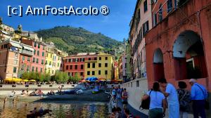[P11] Vernazza - Piazza Guglielmo Marconi și plaja » foto by k-lator
 - 
<span class="allrVoted glyphicon glyphicon-heart hidden" id="av1398269"></span>
<a class="m-l-10 hidden" id="sv1398269" onclick="voting_Foto_DelVot(,1398269,4285)" role="button">șterge vot <span class="glyphicon glyphicon-remove"></span></a>
<a id="v91398269" class=" c-red"  onclick="voting_Foto_SetVot(1398269)" role="button"><span class="glyphicon glyphicon-heart-empty"></span> <b>LIKE</b> = Votează poza</a> <img class="hidden"  id="f1398269W9" src="/imagini/loader.gif" border="0" /><span class="AjErrMes hidden" id="e1398269ErM"></span>