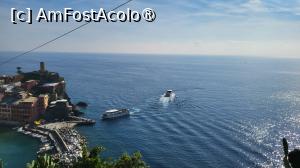 [P18] Vernazza - priveliște minunată spre port » foto by k-lator
 - 
<span class="allrVoted glyphicon glyphicon-heart hidden" id="av1398276"></span>
<a class="m-l-10 hidden" id="sv1398276" onclick="voting_Foto_DelVot(,1398276,4285)" role="button">șterge vot <span class="glyphicon glyphicon-remove"></span></a>
<a id="v91398276" class=" c-red"  onclick="voting_Foto_SetVot(1398276)" role="button"><span class="glyphicon glyphicon-heart-empty"></span> <b>LIKE</b> = Votează poza</a> <img class="hidden"  id="f1398276W9" src="/imagini/loader.gif" border="0" /><span class="AjErrMes hidden" id="e1398276ErM"></span>