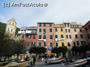 [P35] Vernazza: clădiri colorate şi bărci trase pe uscat » foto by irinad
 - 
<span class="allrVoted glyphicon glyphicon-heart hidden" id="av1139809"></span>
<a class="m-l-10 hidden" id="sv1139809" onclick="voting_Foto_DelVot(,1139809,4285)" role="button">șterge vot <span class="glyphicon glyphicon-remove"></span></a>
<a id="v91139809" class=" c-red"  onclick="voting_Foto_SetVot(1139809)" role="button"><span class="glyphicon glyphicon-heart-empty"></span> <b>LIKE</b> = Votează poza</a> <img class="hidden"  id="f1139809W9" src="/imagini/loader.gif" border="0" /><span class="AjErrMes hidden" id="e1139809ErM"></span>
