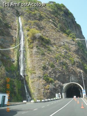 [P07] Tuneluri si cascade la tot pasul pe coasta nordica a insulei » foto by pmanuela
 - 
<span class="allrVoted glyphicon glyphicon-heart hidden" id="av1009914"></span>
<a class="m-l-10 hidden" id="sv1009914" onclick="voting_Foto_DelVot(,1009914,4289)" role="button">șterge vot <span class="glyphicon glyphicon-remove"></span></a>
<a id="v91009914" class=" c-red"  onclick="voting_Foto_SetVot(1009914)" role="button"><span class="glyphicon glyphicon-heart-empty"></span> <b>LIKE</b> = Votează poza</a> <img class="hidden"  id="f1009914W9" src="/imagini/loader.gif" border="0" /><span class="AjErrMes hidden" id="e1009914ErM"></span>