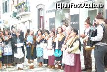 [P14] Tarani cantand pe strazile din Funchal,in portul lor national, priviti caciulile barbatilor.Se zice ca atunci cand nu vor sa auda ce spune femeia isi trag caciula peste urechi..... » foto by ARA
 - 
<span class="allrVoted glyphicon glyphicon-heart hidden" id="av76786"></span>
<a class="m-l-10 hidden" id="sv76786" onclick="voting_Foto_DelVot(,76786,4289)" role="button">șterge vot <span class="glyphicon glyphicon-remove"></span></a>
<a id="v976786" class=" c-red"  onclick="voting_Foto_SetVot(76786)" role="button"><span class="glyphicon glyphicon-heart-empty"></span> <b>LIKE</b> = Votează poza</a> <img class="hidden"  id="f76786W9" src="/imagini/loader.gif" border="0" /><span class="AjErrMes hidden" id="e76786ErM"></span>