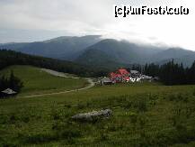 [P10] Complexul Muntele Roşu, văzut de la staţia seismică » foto by Costi
 - 
<span class="allrVoted glyphicon glyphicon-heart hidden" id="av117648"></span>
<a class="m-l-10 hidden" id="sv117648" onclick="voting_Foto_DelVot(,117648,4302)" role="button">șterge vot <span class="glyphicon glyphicon-remove"></span></a>
<a id="v9117648" class=" c-red"  onclick="voting_Foto_SetVot(117648)" role="button"><span class="glyphicon glyphicon-heart-empty"></span> <b>LIKE</b> = Votează poza</a> <img class="hidden"  id="f117648W9" src="/imagini/loader.gif" border="0" /><span class="AjErrMes hidden" id="e117648ErM"></span>