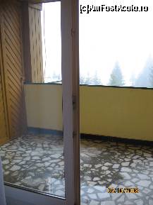 [P04] Balconul » foto by balena
 - 
<span class="allrVoted glyphicon glyphicon-heart hidden" id="av131589"></span>
<a class="m-l-10 hidden" id="sv131589" onclick="voting_Foto_DelVot(,131589,4342)" role="button">șterge vot <span class="glyphicon glyphicon-remove"></span></a>
<a id="v9131589" class=" c-red"  onclick="voting_Foto_SetVot(131589)" role="button"><span class="glyphicon glyphicon-heart-empty"></span> <b>LIKE</b> = Votează poza</a> <img class="hidden"  id="f131589W9" src="/imagini/loader.gif" border="0" /><span class="AjErrMes hidden" id="e131589ErM"></span>