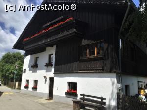 [P06] Igls - dar si flori la ferestre » foto by mishu
 - 
<span class="allrVoted glyphicon glyphicon-heart hidden" id="av1164335"></span>
<a class="m-l-10 hidden" id="sv1164335" onclick="voting_Foto_DelVot(,1164335,4343)" role="button">șterge vot <span class="glyphicon glyphicon-remove"></span></a>
<a id="v91164335" class=" c-red"  onclick="voting_Foto_SetVot(1164335)" role="button"><span class="glyphicon glyphicon-heart-empty"></span> <b>LIKE</b> = Votează poza</a> <img class="hidden"  id="f1164335W9" src="/imagini/loader.gif" border="0" /><span class="AjErrMes hidden" id="e1164335ErM"></span>