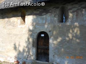 [P13] Biserica din Strei - Intrarea din peretele sudic cu urme de pictură deasupra.  » foto by iulianic
 - 
<span class="allrVoted glyphicon glyphicon-heart hidden" id="av726585"></span>
<a class="m-l-10 hidden" id="sv726585" onclick="voting_Foto_DelVot(,726585,4346)" role="button">șterge vot <span class="glyphicon glyphicon-remove"></span></a>
<a id="v9726585" class=" c-red"  onclick="voting_Foto_SetVot(726585)" role="button"><span class="glyphicon glyphicon-heart-empty"></span> <b>LIKE</b> = Votează poza</a> <img class="hidden"  id="f726585W9" src="/imagini/loader.gif" border="0" /><span class="AjErrMes hidden" id="e726585ErM"></span>