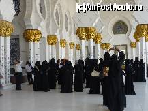 [P05] Receptie unde sexul feminin primesc vesmintele » foto by david
 - 
<span class="allrVoted glyphicon glyphicon-heart hidden" id="av37944"></span>
<a class="m-l-10 hidden" id="sv37944" onclick="voting_Foto_DelVot(,37944,4375)" role="button">șterge vot <span class="glyphicon glyphicon-remove"></span></a>
<a id="v937944" class=" c-red"  onclick="voting_Foto_SetVot(37944)" role="button"><span class="glyphicon glyphicon-heart-empty"></span> <b>LIKE</b> = Votează poza</a> <img class="hidden"  id="f37944W9" src="/imagini/loader.gif" border="0" /><span class="AjErrMes hidden" id="e37944ErM"></span>