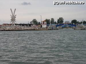 [P05] Marea şi Obeliscul » foto by Claudiu U.
 - 
<span class="allrVoted glyphicon glyphicon-heart hidden" id="av396940"></span>
<a class="m-l-10 hidden" id="sv396940" onclick="voting_Foto_DelVot(,396940,4397)" role="button">șterge vot <span class="glyphicon glyphicon-remove"></span></a>
<a id="v9396940" class=" c-red"  onclick="voting_Foto_SetVot(396940)" role="button"><span class="glyphicon glyphicon-heart-empty"></span> <b>LIKE</b> = Votează poza</a> <img class="hidden"  id="f396940W9" src="/imagini/loader.gif" border="0" /><span class="AjErrMes hidden" id="e396940ErM"></span>