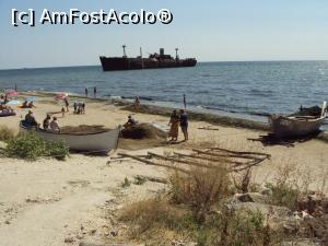 [P44] Pe plaja mică şi sălbatică din nordul Costineştiului, la negocieri cu pescarul Vasea.  » foto by Carmen Ion
 - 
<span class="allrVoted glyphicon glyphicon-heart hidden" id="av779279"></span>
<a class="m-l-10 hidden" id="sv779279" onclick="voting_Foto_DelVot(,779279,4397)" role="button">șterge vot <span class="glyphicon glyphicon-remove"></span></a>
<a id="v9779279" class=" c-red"  onclick="voting_Foto_SetVot(779279)" role="button"><span class="glyphicon glyphicon-heart-empty"></span> <b>LIKE</b> = Votează poza</a> <img class="hidden"  id="f779279W9" src="/imagini/loader.gif" border="0" /><span class="AjErrMes hidden" id="e779279ErM"></span>