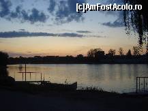 [P07] Un splendid apus de soare pe lacul de la Costinesti la sfarsit de septembrie » foto by ileanaxperta*
 - 
<span class="allrVoted glyphicon glyphicon-heart hidden" id="av145161"></span>
<a class="m-l-10 hidden" id="sv145161" onclick="voting_Foto_DelVot(,145161,4397)" role="button">șterge vot <span class="glyphicon glyphicon-remove"></span></a>
<a id="v9145161" class=" c-red"  onclick="voting_Foto_SetVot(145161)" role="button"><span class="glyphicon glyphicon-heart-empty"></span> <b>LIKE</b> = Votează poza</a> <img class="hidden"  id="f145161W9" src="/imagini/loader.gif" border="0" /><span class="AjErrMes hidden" id="e145161ErM"></span>
