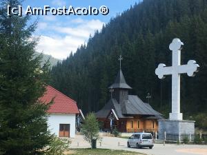 [P16] Mânăstirea Obărșia Lotrului » foto by AZE
 - 
<span class="allrVoted glyphicon glyphicon-heart hidden" id="av1191400"></span>
<a class="m-l-10 hidden" id="sv1191400" onclick="voting_Foto_DelVot(,1191400,4398)" role="button">șterge vot <span class="glyphicon glyphicon-remove"></span></a>
<a id="v91191400" class=" c-red"  onclick="voting_Foto_SetVot(1191400)" role="button"><span class="glyphicon glyphicon-heart-empty"></span> <b>LIKE</b> = Votează poza</a> <img class="hidden"  id="f1191400W9" src="/imagini/loader.gif" border="0" /><span class="AjErrMes hidden" id="e1191400ErM"></span>
