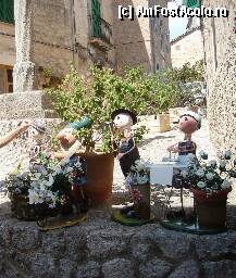 [P16] casele de piatra sunt infrumusetate cu tot felul de aranjamente (Valldemosa) » foto by nicoletass
 - 
<span class="allrVoted glyphicon glyphicon-heart hidden" id="av239914"></span>
<a class="m-l-10 hidden" id="sv239914" onclick="voting_Foto_DelVot(,239914,4407)" role="button">șterge vot <span class="glyphicon glyphicon-remove"></span></a>
<a id="v9239914" class=" c-red"  onclick="voting_Foto_SetVot(239914)" role="button"><span class="glyphicon glyphicon-heart-empty"></span> <b>LIKE</b> = Votează poza</a> <img class="hidden"  id="f239914W9" src="/imagini/loader.gif" border="0" /><span class="AjErrMes hidden" id="e239914ErM"></span>