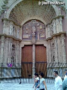 [P17] Mallorca,intrarea veche in catedrala » foto by Marian Preda
 - 
<span class="allrVoted glyphicon glyphicon-heart hidden" id="av188539"></span>
<a class="m-l-10 hidden" id="sv188539" onclick="voting_Foto_DelVot(,188539,4407)" role="button">șterge vot <span class="glyphicon glyphicon-remove"></span></a>
<a id="v9188539" class=" c-red"  onclick="voting_Foto_SetVot(188539)" role="button"><span class="glyphicon glyphicon-heart-empty"></span> <b>LIKE</b> = Votează poza</a> <img class="hidden"  id="f188539W9" src="/imagini/loader.gif" border="0" /><span class="AjErrMes hidden" id="e188539ErM"></span>
