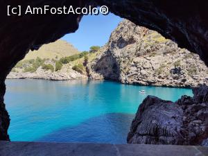 [P52] Printr-una din „ferestrele” din tunel; fotografia mea preferată! » foto by crismis
 - 
<span class="allrVoted glyphicon glyphicon-heart hidden" id="av1381724"></span>
<a class="m-l-10 hidden" id="sv1381724" onclick="voting_Foto_DelVot(,1381724,4407)" role="button">șterge vot <span class="glyphicon glyphicon-remove"></span></a>
<a id="v91381724" class=" c-red"  onclick="voting_Foto_SetVot(1381724)" role="button"><span class="glyphicon glyphicon-heart-empty"></span> <b>LIKE</b> = Votează poza</a> <img class="hidden"  id="f1381724W9" src="/imagini/loader.gif" border="0" /><span class="AjErrMes hidden" id="e1381724ErM"></span>