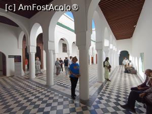 [P03] Marrakech, Muzeul Dar El Bacha, „Atrium de intrare” în Palat, cu Porticuri sprijinite pe coloane albe, în stânga este intrarea la camere și expoziții » foto by mprofeanu
 - 
<span class="allrVoted glyphicon glyphicon-heart hidden" id="av1505061"></span>
<a class="m-l-10 hidden" id="sv1505061" onclick="voting_Foto_DelVot(,1505061,4416)" role="button">șterge vot <span class="glyphicon glyphicon-remove"></span></a>
<a id="v91505061" class=" c-red"  onclick="voting_Foto_SetVot(1505061)" role="button"><span class="glyphicon glyphicon-heart-empty"></span> <b>LIKE</b> = Votează poza</a> <img class="hidden"  id="f1505061W9" src="/imagini/loader.gif" border="0" /><span class="AjErrMes hidden" id="e1505061ErM"></span>