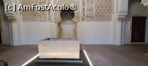 [P11] Medersa Ben Youssef, bazinul sculptat în marmură » foto by irinad
 - 
<span class="allrVoted glyphicon glyphicon-heart hidden" id="av1509836"></span>
<a class="m-l-10 hidden" id="sv1509836" onclick="voting_Foto_DelVot(,1509836,4416)" role="button">șterge vot <span class="glyphicon glyphicon-remove"></span></a>
<a id="v91509836" class=" c-red"  onclick="voting_Foto_SetVot(1509836)" role="button"><span class="glyphicon glyphicon-heart-empty"></span> <b>LIKE</b> = Votează poza</a> <img class="hidden"  id="f1509836W9" src="/imagini/loader.gif" border="0" /><span class="AjErrMes hidden" id="e1509836ErM"></span>