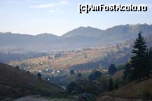 [P12] Pensiunea Poiana Izvoarelor, valea văzută din balconul camerei » foto by unq
 - 
<span class="allrVoted glyphicon glyphicon-heart hidden" id="av496878"></span>
<a class="m-l-10 hidden" id="sv496878" onclick="voting_Foto_DelVot(,496878,4420)" role="button">șterge vot <span class="glyphicon glyphicon-remove"></span></a>
<a id="v9496878" class=" c-red"  onclick="voting_Foto_SetVot(496878)" role="button"><span class="glyphicon glyphicon-heart-empty"></span> <b>LIKE</b> = Votează poza</a> <img class="hidden"  id="f496878W9" src="/imagini/loader.gif" border="0" /><span class="AjErrMes hidden" id="e496878ErM"></span>