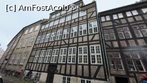 [P07] Copenhaga - case faine » foto by Dragoș_MD
 - 
<span class="allrVoted glyphicon glyphicon-heart hidden" id="av1512525"></span>
<a class="m-l-10 hidden" id="sv1512525" onclick="voting_Foto_DelVot(,1512525,4424)" role="button">șterge vot <span class="glyphicon glyphicon-remove"></span></a>
<a id="v91512525" class=" c-red"  onclick="voting_Foto_SetVot(1512525)" role="button"><span class="glyphicon glyphicon-heart-empty"></span> <b>LIKE</b> = Votează poza</a> <img class="hidden"  id="f1512525W9" src="/imagini/loader.gif" border="0" /><span class="AjErrMes hidden" id="e1512525ErM"></span>