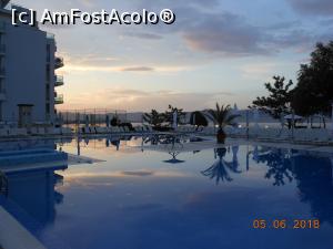 [P30] Hotel Festa Panorama - Piscina seara.  » foto by iulianic
 - 
<span class="allrVoted glyphicon glyphicon-heart hidden" id="av973804"></span>
<a class="m-l-10 hidden" id="sv973804" onclick="voting_Foto_DelVot(,973804,4490)" role="button">șterge vot <span class="glyphicon glyphicon-remove"></span></a>
<a id="v9973804" class=" c-red"  onclick="voting_Foto_SetVot(973804)" role="button"><span class="glyphicon glyphicon-heart-empty"></span> <b>LIKE</b> = Votează poza</a> <img class="hidden"  id="f973804W9" src="/imagini/loader.gif" border="0" /><span class="AjErrMes hidden" id="e973804ErM"></span>