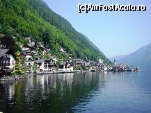 [P03] P3 - Satul Hallstatt cu turla bisericii in departare » foto by BOGDAN DSN
 - 
<span class="allrVoted glyphicon glyphicon-heart hidden" id="av59993"></span>
<a class="m-l-10 hidden" id="sv59993" onclick="voting_Foto_DelVot(,59993,4497)" role="button">șterge vot <span class="glyphicon glyphicon-remove"></span></a>
<a id="v959993" class=" c-red"  onclick="voting_Foto_SetVot(59993)" role="button"><span class="glyphicon glyphicon-heart-empty"></span> <b>LIKE</b> = Votează poza</a> <img class="hidden"  id="f59993W9" src="/imagini/loader.gif" border="0" /><span class="AjErrMes hidden" id="e59993ErM"></span>