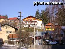 [P01] Vila Aira vazuta din strada. » foto by lalena
 - 
<span class="allrVoted glyphicon glyphicon-heart hidden" id="av40367"></span>
<a class="m-l-10 hidden" id="sv40367" onclick="voting_Foto_DelVot(,40367,4516)" role="button">șterge vot <span class="glyphicon glyphicon-remove"></span></a>
<a id="v940367" class=" c-red"  onclick="voting_Foto_SetVot(40367)" role="button"><span class="glyphicon glyphicon-heart-empty"></span> <b>LIKE</b> = Votează poza</a> <img class="hidden"  id="f40367W9" src="/imagini/loader.gif" border="0" /><span class="AjErrMes hidden" id="e40367ErM"></span>