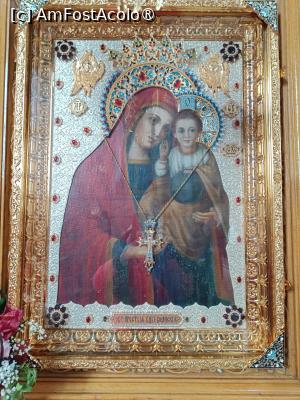 [P19] Mănăstirea Boian, Biserica Nașterea Maicii Domnului, Icoana Făcătoare de Minuni a Maicii Domnului Plângătoare » foto by mprofeanu
 - 
<span class="allrVoted glyphicon glyphicon-heart hidden" id="av1501448"></span>
<a class="m-l-10 hidden" id="sv1501448" onclick="voting_Foto_DelVot(,1501448,4521)" role="button">șterge vot <span class="glyphicon glyphicon-remove"></span></a>
<a id="v91501448" class=" c-red"  onclick="voting_Foto_SetVot(1501448)" role="button"><span class="glyphicon glyphicon-heart-empty"></span> <b>LIKE</b> = Votează poza</a> <img class="hidden"  id="f1501448W9" src="/imagini/loader.gif" border="0" /><span class="AjErrMes hidden" id="e1501448ErM"></span>