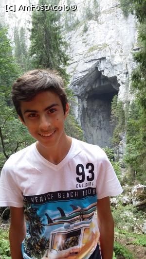 [P04] portalul urias - intrarea spre dolina 1 » foto by raducondurache
 - 
<span class="allrVoted glyphicon glyphicon-heart hidden" id="av889668"></span>
<a class="m-l-10 hidden" id="sv889668" onclick="voting_Foto_DelVot(,889668,4543)" role="button">șterge vot <span class="glyphicon glyphicon-remove"></span></a>
<a id="v9889668" class=" c-red"  onclick="voting_Foto_SetVot(889668)" role="button"><span class="glyphicon glyphicon-heart-empty"></span> <b>LIKE</b> = Votează poza</a> <img class="hidden"  id="f889668W9" src="/imagini/loader.gif" border="0" /><span class="AjErrMes hidden" id="e889668ErM"></span>