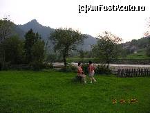 [P12] Valea Ariesului , la Brazesti , e unica ;soarele apune , dupa deal , facand sa mai treaca o zi frumoasa ... » foto by raoulp55
 - 
<span class="allrVoted glyphicon glyphicon-heart hidden" id="av150427"></span>
<a class="m-l-10 hidden" id="sv150427" onclick="voting_Foto_DelVot(,150427,4543)" role="button">șterge vot <span class="glyphicon glyphicon-remove"></span></a>
<a id="v9150427" class=" c-red"  onclick="voting_Foto_SetVot(150427)" role="button"><span class="glyphicon glyphicon-heart-empty"></span> <b>LIKE</b> = Votează poza</a> <img class="hidden"  id="f150427W9" src="/imagini/loader.gif" border="0" /><span class="AjErrMes hidden" id="e150427ErM"></span>