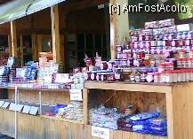 [P12] Balcic - Taraba cu produse specifice bulgaresti de pe aceeasi alee spre Castel » foto by Dragoș_MD
 - 
<span class="allrVoted glyphicon glyphicon-heart hidden" id="av84523"></span>
<a class="m-l-10 hidden" id="sv84523" onclick="voting_Foto_DelVot(,84523,4546)" role="button">șterge vot <span class="glyphicon glyphicon-remove"></span></a>
<a id="v984523" class=" c-red"  onclick="voting_Foto_SetVot(84523)" role="button"><span class="glyphicon glyphicon-heart-empty"></span> <b>LIKE</b> = Votează poza</a> <img class="hidden"  id="f84523W9" src="/imagini/loader.gif" border="0" /><span class="AjErrMes hidden" id="e84523ErM"></span>