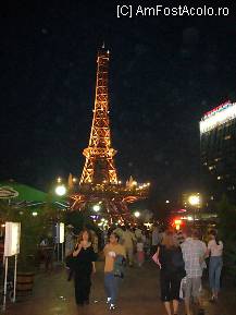 [P22] Nisipurile de Aur, la o plimbare nocturna... » foto by magdalena
 - 
<span class="allrVoted glyphicon glyphicon-heart hidden" id="av94993"></span>
<a class="m-l-10 hidden" id="sv94993" onclick="voting_Foto_DelVot(,94993,4546)" role="button">șterge vot <span class="glyphicon glyphicon-remove"></span></a>
<a id="v994993" class=" c-red"  onclick="voting_Foto_SetVot(94993)" role="button"><span class="glyphicon glyphicon-heart-empty"></span> <b>LIKE</b> = Votează poza</a> <img class="hidden"  id="f94993W9" src="/imagini/loader.gif" border="0" /><span class="AjErrMes hidden" id="e94993ErM"></span>