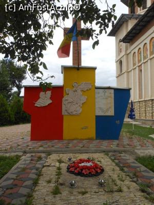 [P20] Rediu - Monumentul Eroilor de lângă Biserica nouă din Poloboc. » foto by iulianic
 - 
<span class="allrVoted glyphicon glyphicon-heart hidden" id="av1181194"></span>
<a class="m-l-10 hidden" id="sv1181194" onclick="voting_Foto_DelVot(,1181194,4549)" role="button">șterge vot <span class="glyphicon glyphicon-remove"></span></a>
<a id="v91181194" class=" c-red"  onclick="voting_Foto_SetVot(1181194)" role="button"><span class="glyphicon glyphicon-heart-empty"></span> <b>LIKE</b> = Votează poza</a> <img class="hidden"  id="f1181194W9" src="/imagini/loader.gif" border="0" /><span class="AjErrMes hidden" id="e1181194ErM"></span>