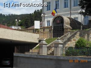 [P37] Piatra Neamț - Intrare la Pivnițele Domnești.  » foto by iulianic
 - 
<span class="allrVoted glyphicon glyphicon-heart hidden" id="av752306"></span>
<a class="m-l-10 hidden" id="sv752306" onclick="voting_Foto_DelVot(,752306,4549)" role="button">șterge vot <span class="glyphicon glyphicon-remove"></span></a>
<a id="v9752306" class=" c-red"  onclick="voting_Foto_SetVot(752306)" role="button"><span class="glyphicon glyphicon-heart-empty"></span> <b>LIKE</b> = Votează poza</a> <img class="hidden"  id="f752306W9" src="/imagini/loader.gif" border="0" /><span class="AjErrMes hidden" id="e752306ErM"></span>