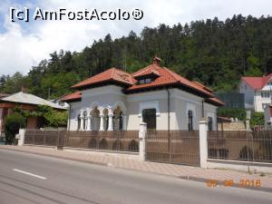 [P60] Piatra Neamț - Casă veche pe Str. Ștefan cel Mare.  » foto by iulianic
 - 
<span class="allrVoted glyphicon glyphicon-heart hidden" id="av752353"></span>
<a class="m-l-10 hidden" id="sv752353" onclick="voting_Foto_DelVot(,752353,4549)" role="button">șterge vot <span class="glyphicon glyphicon-remove"></span></a>
<a id="v9752353" class=" c-red"  onclick="voting_Foto_SetVot(752353)" role="button"><span class="glyphicon glyphicon-heart-empty"></span> <b>LIKE</b> = Votează poza</a> <img class="hidden"  id="f752353W9" src="/imagini/loader.gif" border="0" /><span class="AjErrMes hidden" id="e752353ErM"></span>